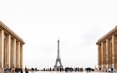 Plongée littéraire : quand les librairies parisiennes racontent l’histoire